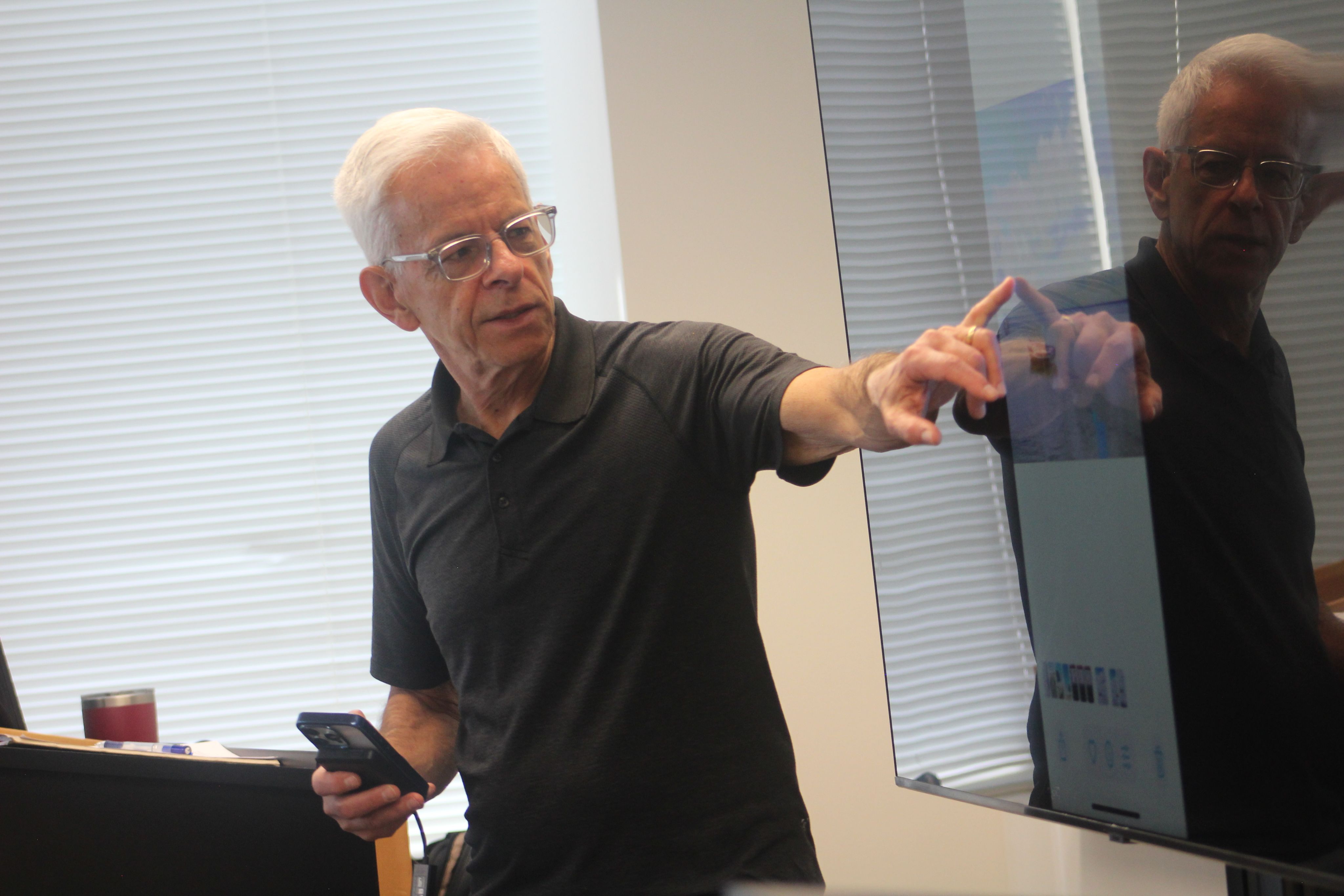 OLLI Instructor Teaching a Course