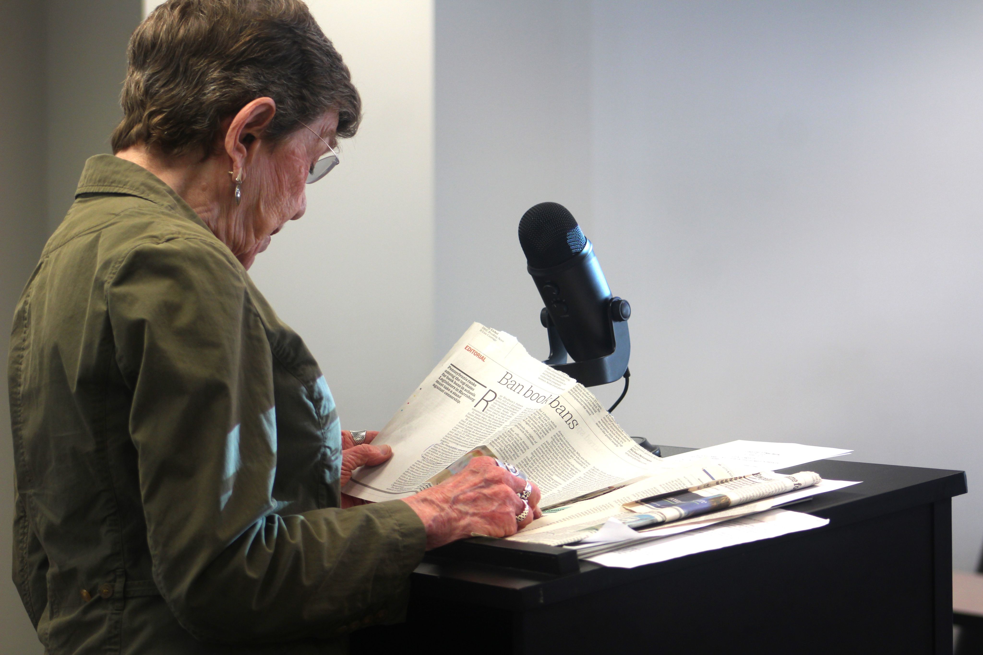 OLLI Instructor Teaching a Course